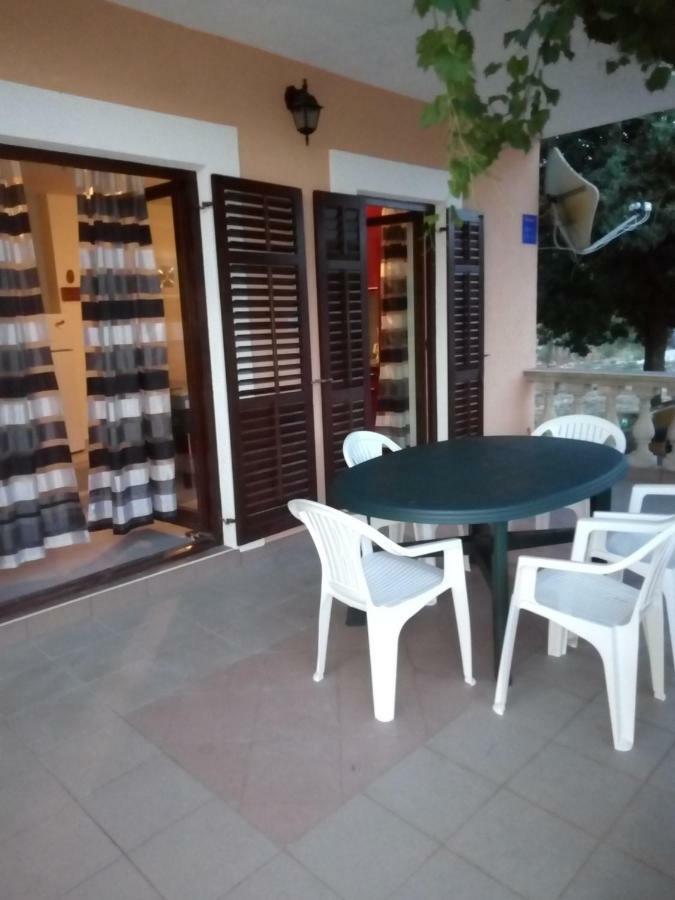 apartman Bruna Sibenik Bagian luar foto